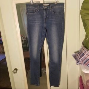 Levi’s 311 Shaping Skinny, Size 31, length 32, dark blue, Like New!